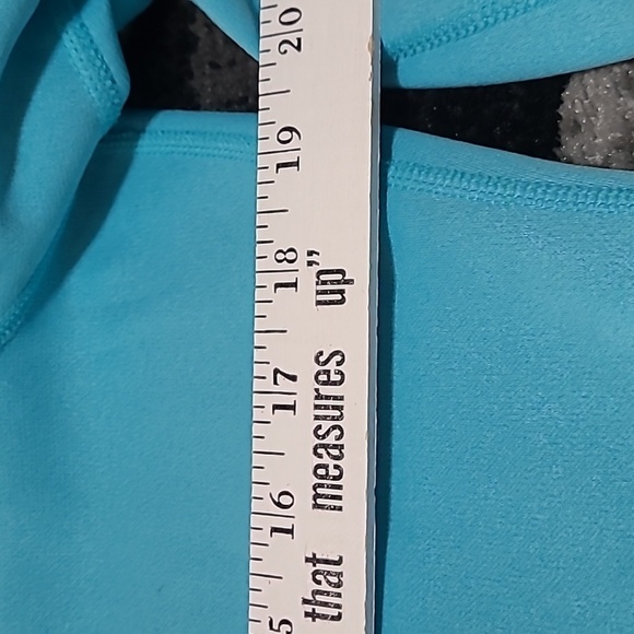 NIKE THERMA-FIT EMBROIDERED SWOOSH THUMB-HOLE SWEATSHIRT - Picture 7 of 12